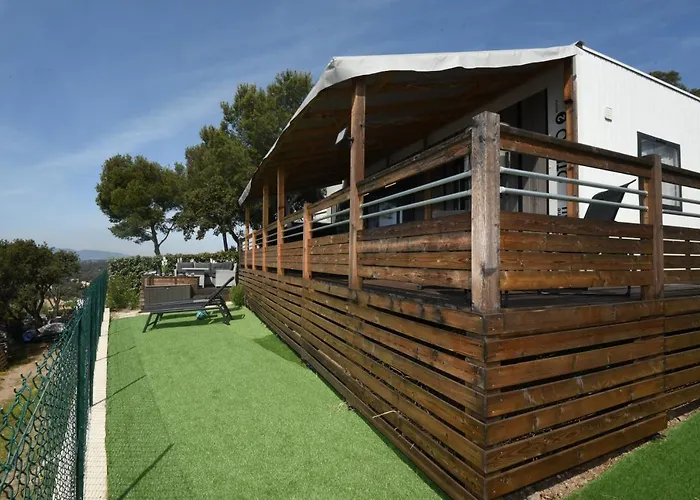 Κάμπινγκ Mobil Vue Sur - Racine 03 Saint-Raphaël